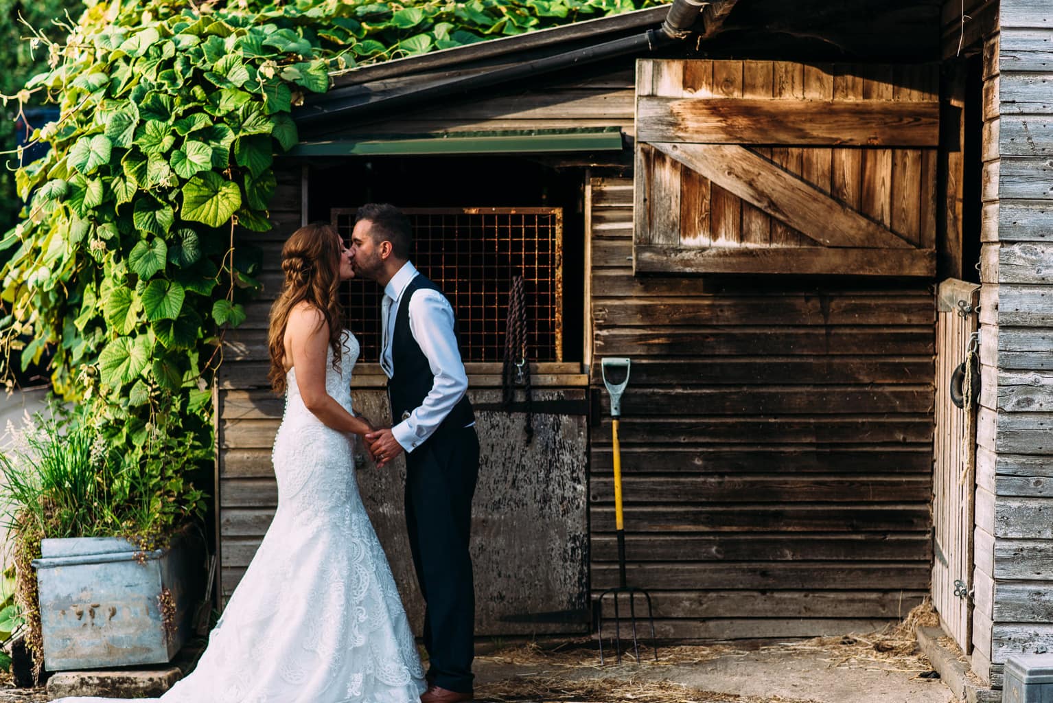 Anna Pumer Photography festival wedding hertfordshire farm portraits