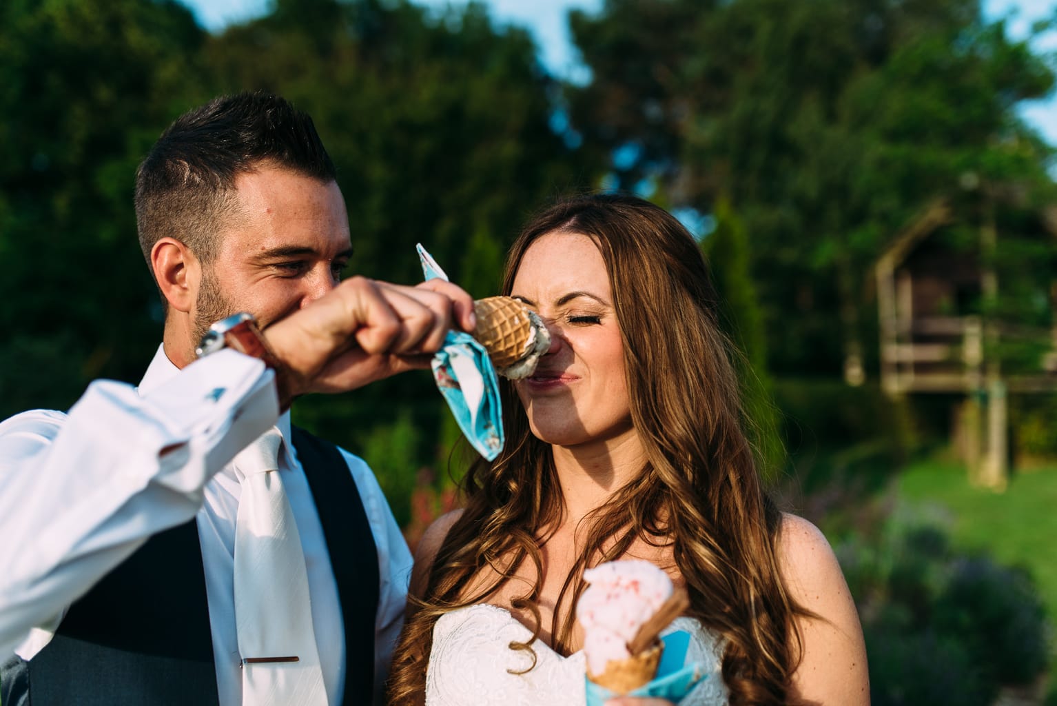 Anna Pumer Photography festival wedding hertfordshire ice cream