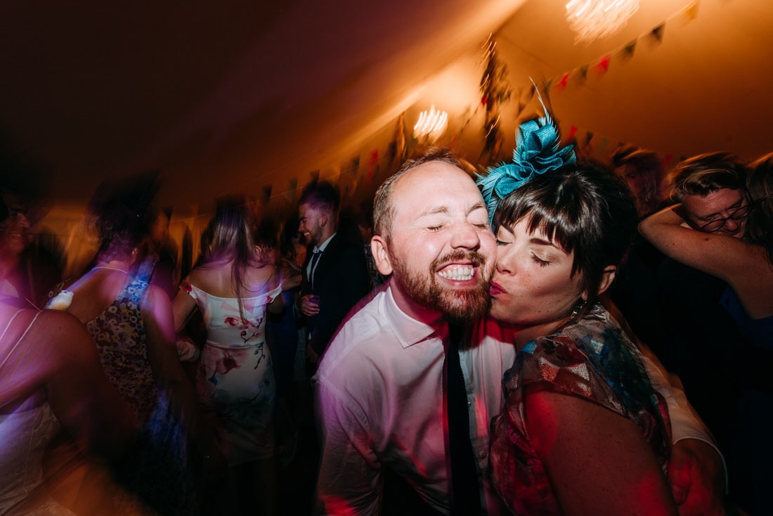 Jo and Olly Backyard Wedding Kent Anna Pumer Photography