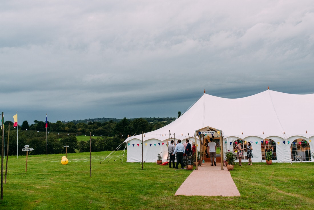 Jo and Olly Backyard Wedding Kent Anna Pumer Photography