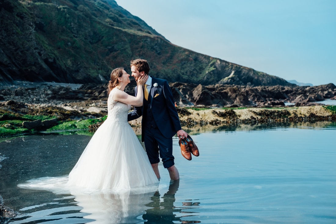 tunnels-beaches-wedding-devon-29 tunnels beaches wedding devon tunnels beaches wedding devon pool sea portrait