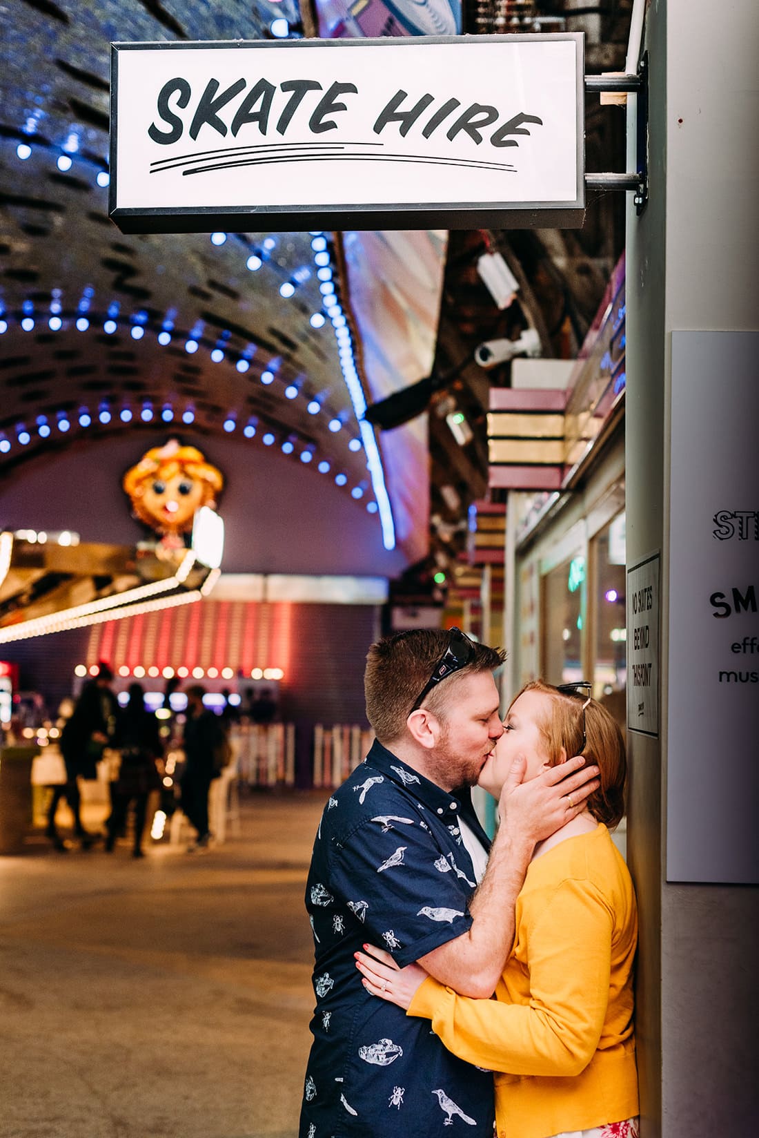 couple kissing at dreamland margate kent